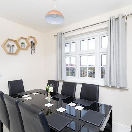 4 Bed 3 Bath - Kirkstall House By Alt-Stay Accommodation - Ideal For Contractors & Remote Workers - Long Stays Welcome 韦克菲尔德 外观 照片