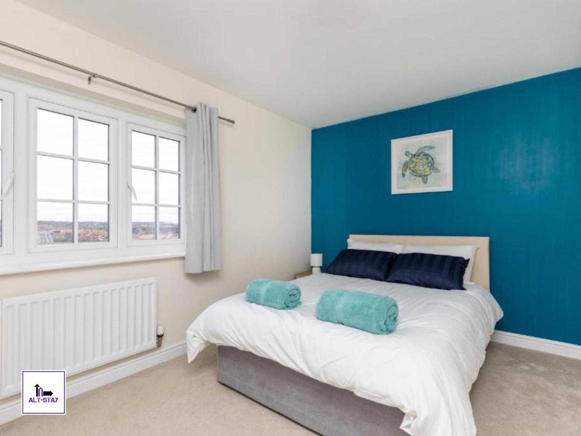 4 Bed 3 Bath - Kirkstall House By Alt-Stay Accommodation - Ideal For Contractors & Remote Workers - Long Stays Welcome 韦克菲尔德 外观 照片